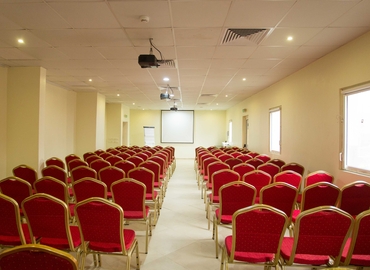 10 m² Convention center in Lagos, Murtala Muhammed Airport Road 35 (100263) - 1 | MatchOffice.com