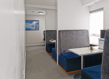 10 m² Shared workspace  in Lagos, 21 Admiralty Way (106104) - 8 | MatchOffice.com