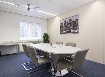 100 m² Business center building up for rent in Etten-Leur, Bredaseweg 185 (4872 LA) - 1 | MatchOffice.com
