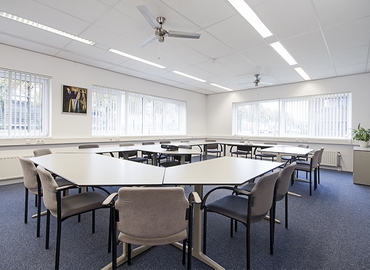 100 m² Business space building up for rent in Etten-Leur, Bredaseweg 185 (4872 LA) - 2 | MatchOffice.com