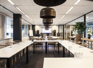 Book a 50 m² Meeting room in Zuideramstel, Thomas R. Malthusstraat 1-3 (1066 JR) - 5 | MatchOffice