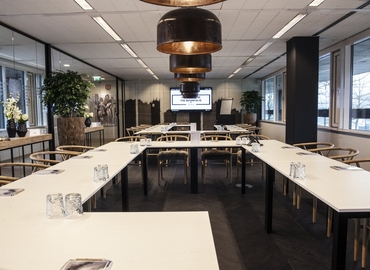 Book a 50 m² Conference hall in Zuideramstel, Thomas R. Malthusstraat 1-3 (1066 JR) - 6 | MatchOffice