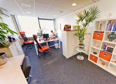 Book a 55 m² Conference room in Hilversum, Zeverijnstraat 6 (1216 GK) - 2 | MatchOffice