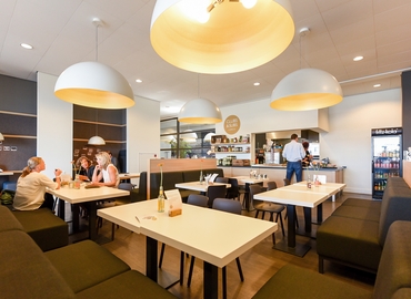 Rent a 50 m² Conference center in Sloterdijk, Teleport Boulevard 110 (1043 EJ) - 5 | MatchOffice.com