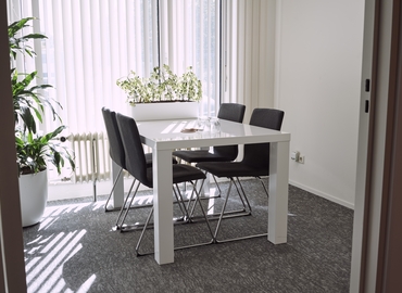 Book a 9 m² Conference space in Rotterdam, Olympiaweg 4 (3077 AL) - 0 | MatchOffice