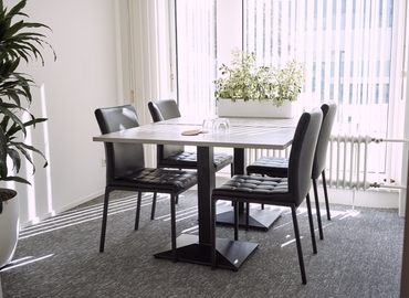 Book a 9 m² Conference space in Rotterdam, Olympiaweg 4 (3077 AL) - 0 | MatchOffice