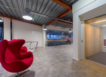 42 m² Business center building for rent in Haarlem, Bingerweg 18a - 18r (2031 AZ) - 0 | MatchOffice.com