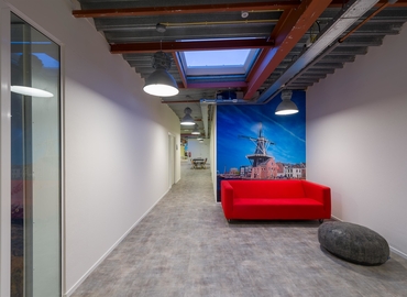 42 m² Business space place for rent in Haarlem, Bingerweg 18a - 18r (2031 AZ) - 1 | MatchOffice.com