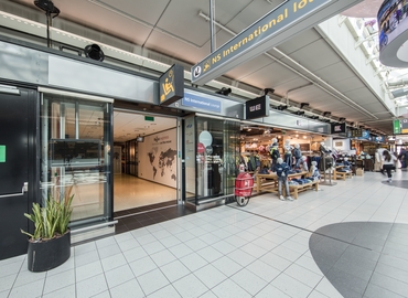 100 m² Business space property up for rent in Schiphol Airport, Arrivals 4 (1118 AX) - 1 | MatchOffice