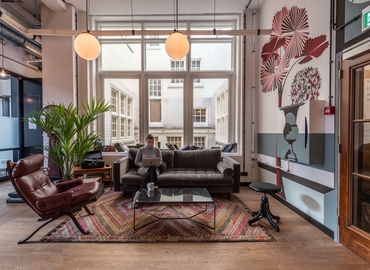 100 m² Business center in Amsterdam Centre, Nieuwezijds Voorburgwal 162 (1012 SJ) - 1 | MatchOffice