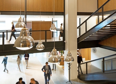 100 m² Business space place for rent in Rotterdam, Hofplein 20 (3032 AC) - 1 | MatchOffice