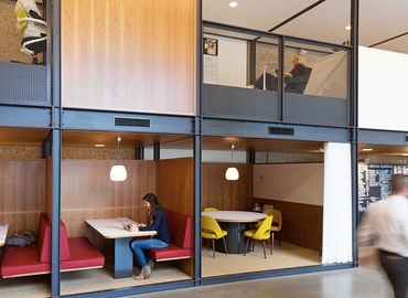 100 m² Serviced office property for rent in Rotterdam, Hofplein 20 (3032 AC) - 0 | MatchOffice.com