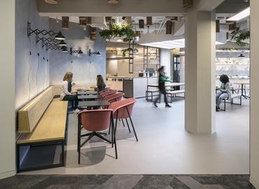 1000 m² Shared workspace  in Rotterdam, Stationsplein 45 (3013 AK) - 5 | MatchOffice.com