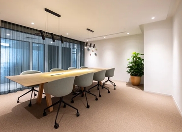 100 m² Convention center in Amsterdam Centre, Stationsplein 19-W (1012 AB) - 0 | MatchOffice