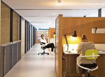 100 m² Shared workspace  in Rotterdam, Hofplein 20 (3032 AC) - 2 | MatchOffice.com