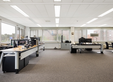 200 m² Business space in Spijkenisse, Curieweg 7 (3208 KJ) - 3 | MatchOffice.com