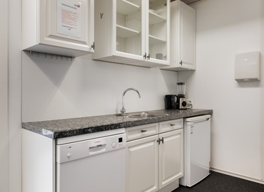 200 m² Business space in Spijkenisse, Curieweg 7 (3208 KJ) - 6 | MatchOffice.com