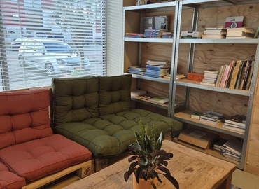  Convention center in Oostzaan, Johan van Hasseltweg 22b (1022 WV) - 1 | MatchOffice.com