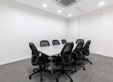 10 m² Business space in Muscat, Bait Mahmiyat Al Qurum Building (130) - 1 | MatchOffice