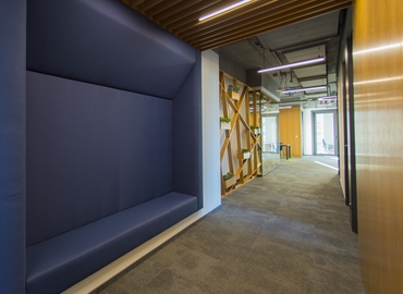 Explore suitable a 100 m² Coworking space in Warszawa Ochota, Aleje Jerozolimskie 100 (00-807) - 18 | MatchOffice.com