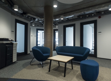 Przestrzeń coworkingową do wynajęcia w Warszawa Włochy