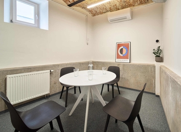 Office Jana Zamoyskiego 24 30-523 Krakow Podgórze