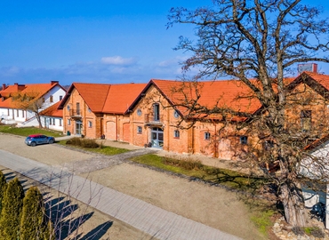 216 m² Convention center in Krośnieński, Dworska 52 (38-420) - 2 | MatchOffice.com