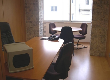 32 m² Meeting room in Lisbon, Av. Barbosa du Bocage (1050-030) - 2 | MatchOffice.com