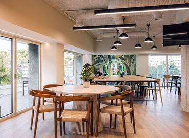 150 m² Shared workspace  in Lisbon, Praça Marquês de Pombal 2 (1250-160) - 2 | MatchOffice.com