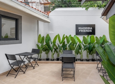 Office Calçada do Pico 42 9000-206 Funchal