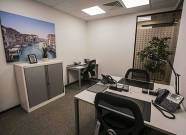 90 m² Business center property up for rent in Doha, Qanat Quartie (%[postal_code]) - 6 | MatchOffice.com