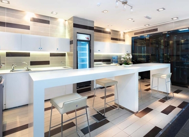 10 m² Business center in West bay, 63 Airport Road (%[postal_code]) - 5 | MatchOffice