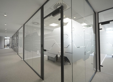 40 m² Business space property for rent in Belgrade, Bulevar Milutina Milankovića 11g (11001) - 3 | MatchOffice.com