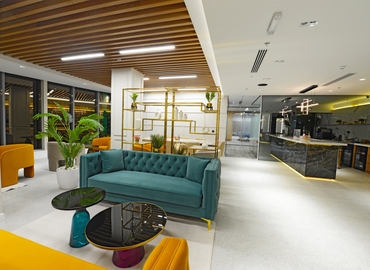 1000 m² Business space in Riyadh, King Fahd Rd (12611) - 1 | MatchOffice