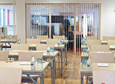 Coworking spaces(Yta:20 m²) att hyra i Svetsarvägen 15, 171 41 Solna. Lång- och korttidsuthyrning | MatchOffice.se