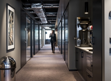 Coworking utrymme(Yta:50 m²) för uthyrning i Västra Järnvägsgatan, 3, 111 64 Norrmalm. Bra läge | MatchOffice.se