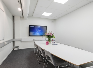 Flexibel arbetsplats(Yta:120 m²) att hyra i Varuvägen 9, 125 20 Älvsjö. WiFi-anslutning ingår | MatchOffice.se