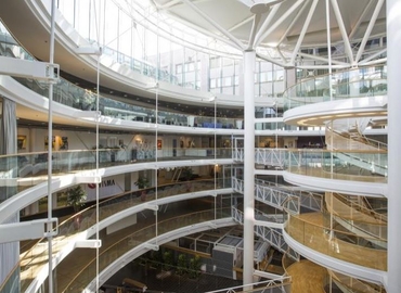 Affärscentrum(Yta:5000 m²) att hyra i Kanalvägen 10A, 194 61 Upplands Väsby. Fullt utbud av faciliteter | MatchOffice.se