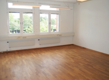 486 m² Serviced office building available to rent in Sollentuna, Sjöängsvägen 15 (192 72) - 2 | MatchOffice