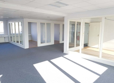 Företagshotell(Yta:406 m²) för uthyrning i Sundbyberg, Ursviksvägen 127, 174 46 Solna. WiFi-anslutning ingår | MatchOffice.se