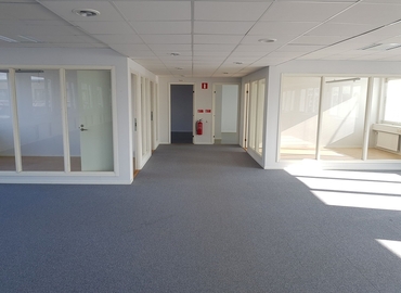 Företagshotell(Yta:406 m²) för uthyrning i Sundbyberg, Ursviksvägen 127, 174 46 Solna. Inga extra avgifter | MatchOffice.se