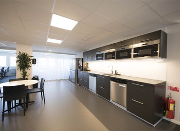 Företagshotell(Yta:34 m²) att hyra i Handenterminalen 3, 136 40 Haninge. Lång- och korttidsuthyrning | MatchOffice.se