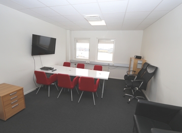 Kontorsplatser(Yta:180 m²)	att hyra i Marieholmsgatan 54, 415 02 Göteborg Östra. WiFi-anslutning ingår | MatchOffice.se