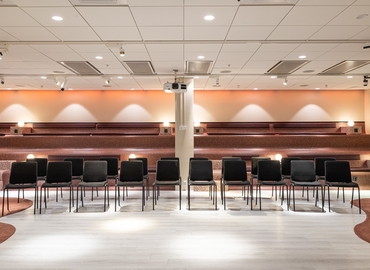 Konferensrum(Yta:100 m²) för uthyrning i Klarabergsviadukten 63, 101 23 Norrmalm. Fullt utbud av faciliteter | MatchOffice.se