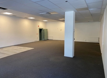 Butikslokal(Yta:230 m²) att hyra i Hässelby torg 20, 165 55 Vällingby. Lång- och korttidsuthyrning | MatchOffice.se