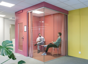 Flexibel arbetsplats(Yta:100 m²) för uthyrning i Carlsgatan 12A, 211 20 Malmö Centrum. Endast från verifierade hyresvärdar | MatchOffice.se