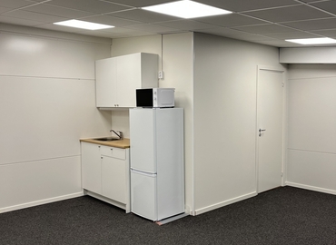Industrilokal(Yta:104 m²) att hyra i Kranbalksgatan 4, 721 38 Västerås. Inga extra avgifter | MatchOffice.se																	