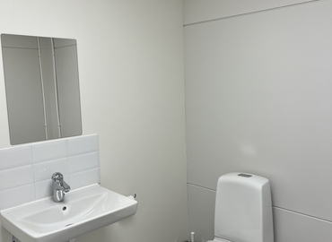 Lager(Yta:104 m²) att hyra i Kranbalksgatan 4, 721 38 Västerås. Bra val | MatchOffice.se																	