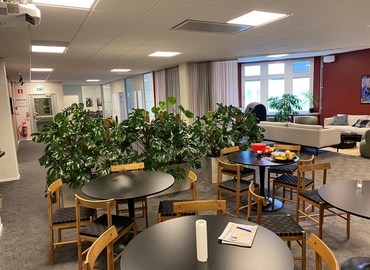 Företagshotell(Yta:412 m²) för uthyrning i Fagerstagatan 18a, 163 53 Spånga. Lång- och korttidsuthyrning | MatchOffice.se