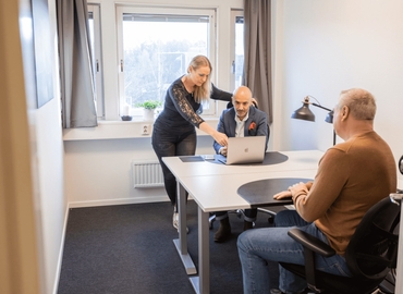 Företagshotell(Yta:300 m²) för uthyrning i Svärdvägen 21, 182 33 Danderyd. Inga extra avgifter | MatchOffice.se